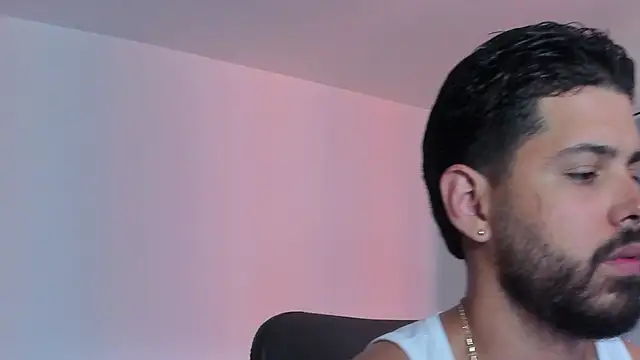 Snapshot of Justyn_Torres chatting on 02/05/26, 01:05 Justyn Torres online show from 02/05/26, 01:05