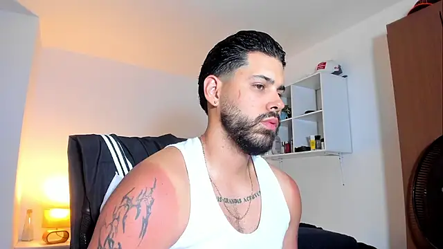 Snapshot of Justyn_Torres chatting on 03/14/26, 09:42 Justyn Torres online show from 03/14/26, 09:42