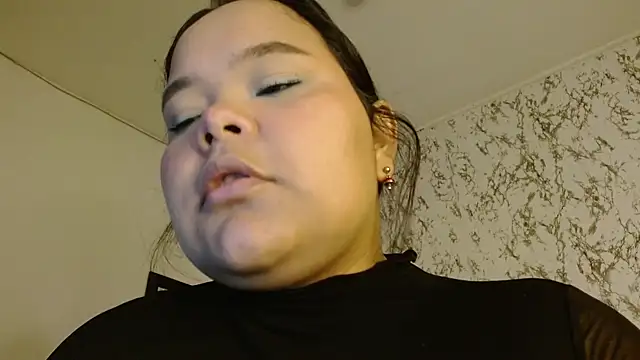 sexychubby    online show from 10/13/25, 10:54
