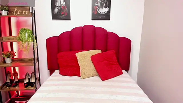 Ashleyyrobert online show from 12/13/24, 12:17