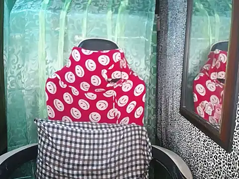 Snapshot of Ms_Lollipop69 chatting on 12/31/24, 11:06 Ms Lollipop69 online show from 12/31/24, 11:06