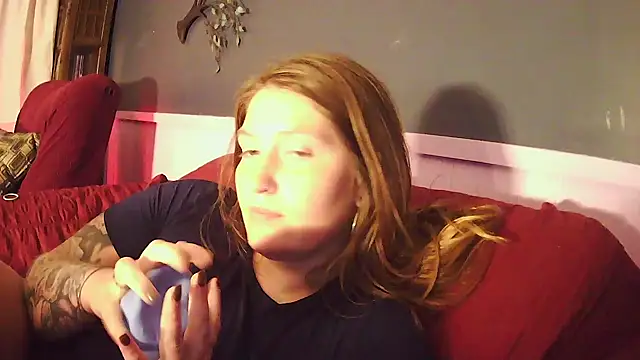 Snapshot of Angelk43 chatting on 07/04/26, 01:23 Angelk43 online show from 07/04/26, 01:23