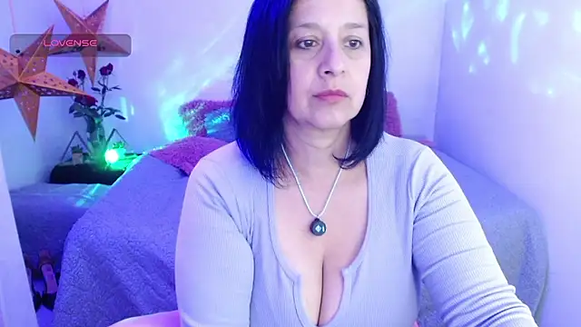 camilalatti online show from 01/11/26, 01:54