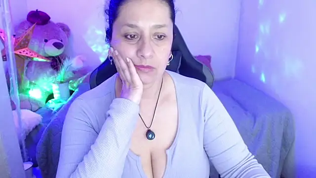 Snapshot of camilalatti chatting on 03/27/26, 12:49 camilalatti online show from 03/27/26, 12:49