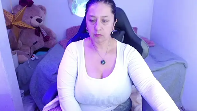 Snapshot of camilalatti chatting on 04/15/26, 12:28 camilalatti online show from 04/15/26, 12:28