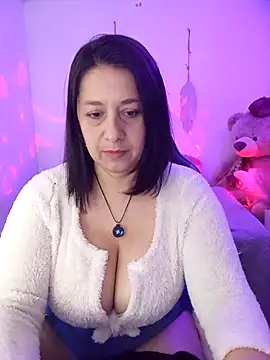 Snapshot of camilalatti chatting on 04/19/26, 08:33 camilalatti online show from 04/19/26, 08:33