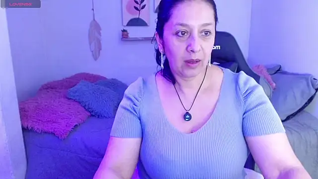 Snapshot of camilalatti chatting on 05/10/26, 10:15 camilalatti online show from 05/10/26, 10:15