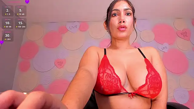 Snapshot of MarieJaneX chatting on 01/08/25, 04:54 MarieJaneX online show from 01/08/25, 04:54