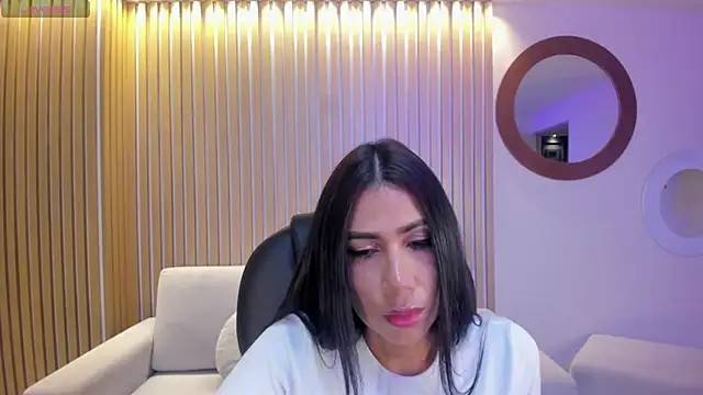 Snapshot of MarieJaneX chatting on 01/15/25, 10:49 MarieJaneX online show from 01/15/25, 10:49