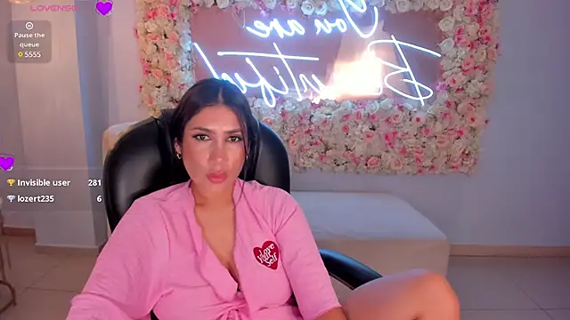 Snapshot of MarieJaneX chatting on 02/24/25, 04:47 MarieJaneX online show from 02/24/25, 04:47