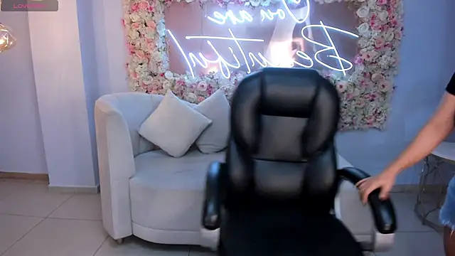 Snapshot of MarieJaneX chatting on 02/28/25, 10:41 MarieJaneX online show from 02/28/25, 10:41