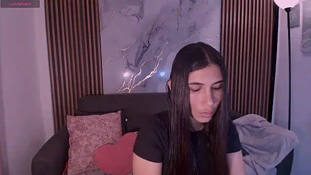 Snapshot of MarieJaneX chatting on 10/18/25, 06:30 MarieJaneX online show from 10/18/25, 06:30