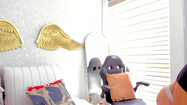 EmmaFerrary online show from 03/13/26, 06:14