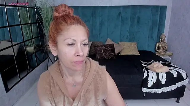 cintiagreyx online show from 02/18/26, 11:28