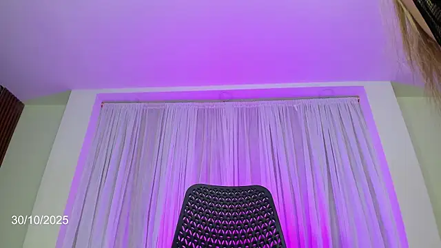 jaddyk  online show from 10/30/25, 09:48