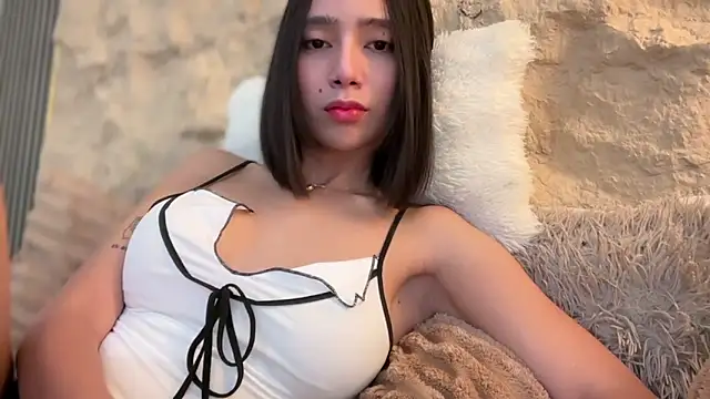 GenesisCastillano online show from 04/21/26, 05:14