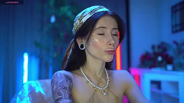 Your Nicolett online show from 02/13/25, 01:40