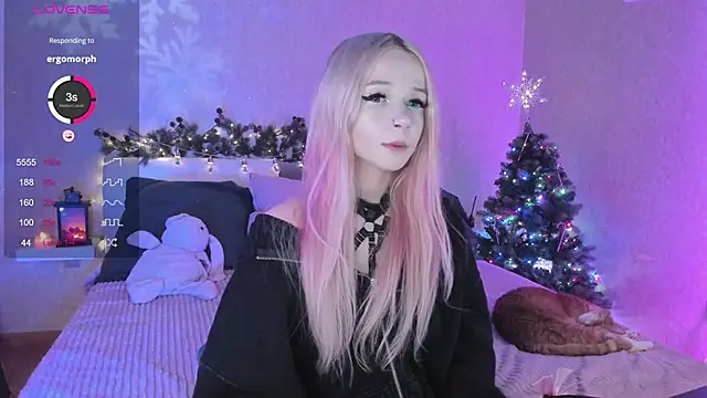 Snapshot of Misty_Shadow chatting on 12/24/24, 11:33 Misty Shadow online show from 12/24/24, 11:33