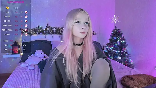 Snapshot of Misty_Shadow chatting on 12/25/24, 10:37 Misty Shadow online show from 12/25/24, 10:37