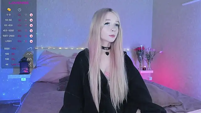 Snapshot of Misty_Shadow chatting on 03/08/25, 10:24 Misty Shadow online show from 03/08/25, 10:24