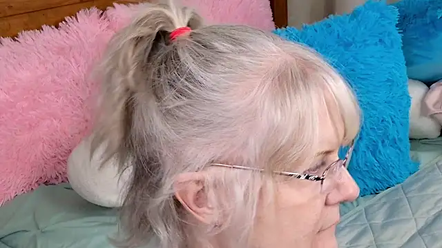 Snapshot of Kaitlyn_Winters chatting on 01/16/25, 01:16 Kaitlyn Winters online show from 01/16/25, 01:16