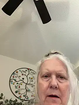 Snapshot of Kaitlyn_Winters chatting on 01/14/26, 06:57 Kaitlyn Winters online show from 01/14/26, 06:57