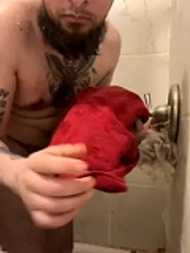 Snapshot of cnasty5621333 chatting on 10/22/25, 05:41 cnasty5621333 online show from 10/22/25, 05:41