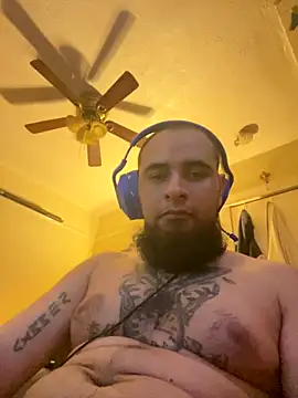 Snapshot of cnasty5621333 chatting on 11/08/25, 02:45 cnasty5621333 online show from 11/08/25, 02:45