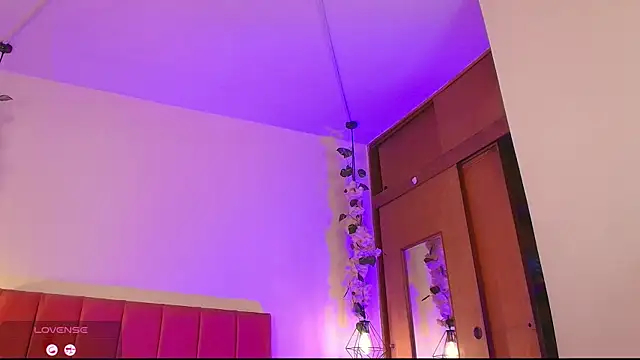 Snapshot of Athompzon chatting on 02/13/26, 11:17 Athompzon online show from 02/13/26, 11:17