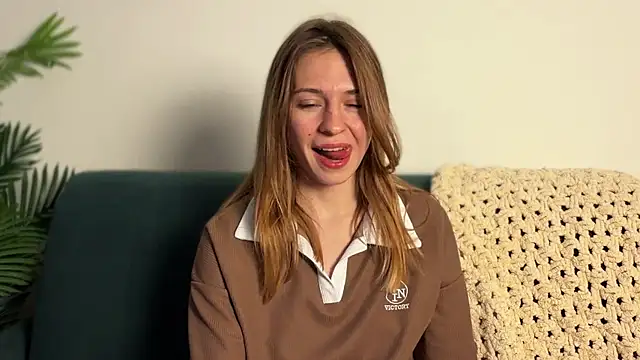 LovelyKatea online show from 04/18/26, 01:26