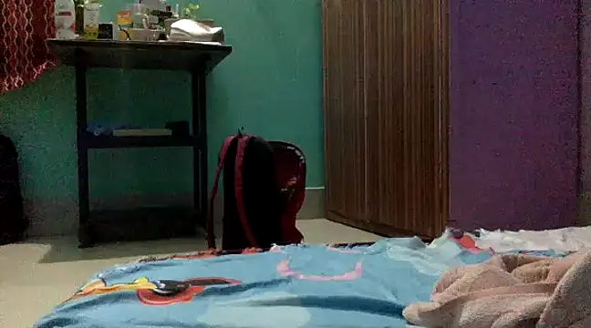 Snapshot of xvodafone chatting on 02/08/25, 11:55 xvodafone online show from 02/08/25, 11:55