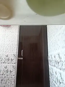 Snapshot of xvodafone chatting on 10/12/25, 07:18 xvodafone online show from 10/12/25, 07:18