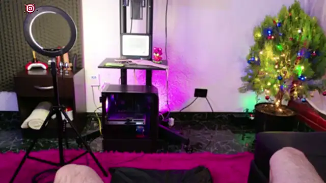 Snapshot of lilithandpaul chatting on 12/23/24, 07:41 lilithandpaul online show from 12/23/24, 07:41