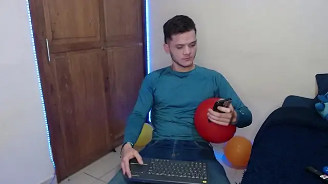 Snapshot of ramseesh chatting on 09/29/25, 12:27 ramseesh online show from 09/29/25, 12:27