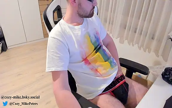 cozy-mike online show from 03/01/25, 01:32