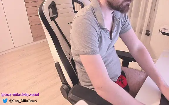 cozy-mike online show from 03/19/25, 12:04