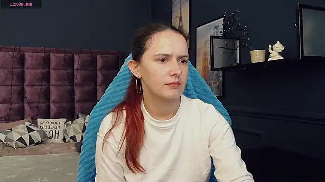 iris nikhols online show from 07/06/26, 02:30