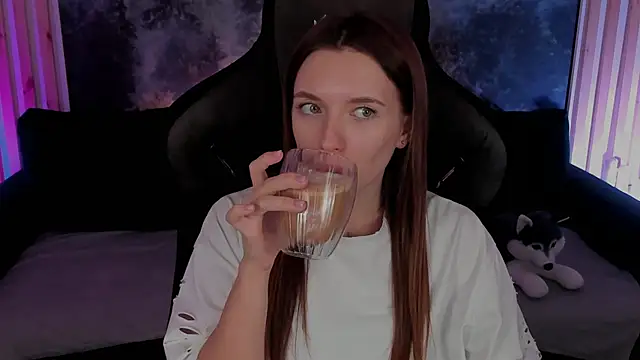 Snapshot of JennyDens chatting on 12/04/24, 06:00 JennyDens online show from 12/04/24, 06:00