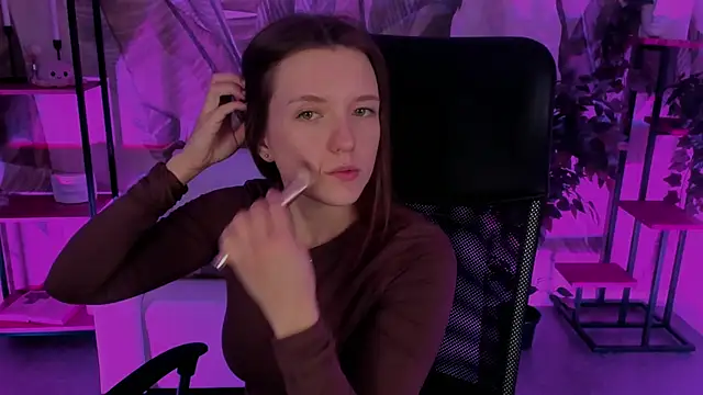 Snapshot of JennyDens chatting on 12/19/24, 02:45 JennyDens online show from 12/19/24, 02:45