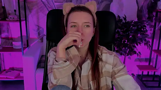 Snapshot of JennyDens chatting on 01/03/25, 09:04 JennyDens online show from 01/03/25, 09:04