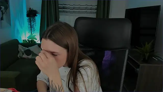 Snapshot of JennyDens chatting on 01/22/25, 02:37 JennyDens online show from 01/22/25, 02:37