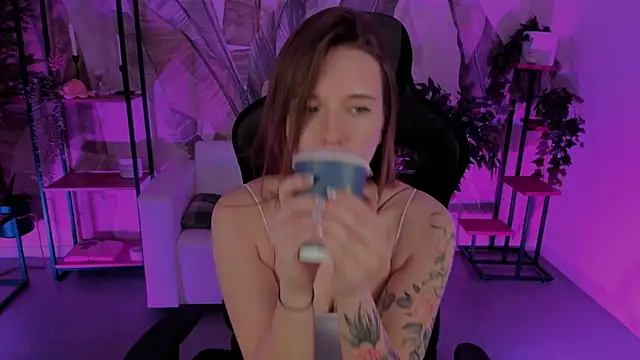 Snapshot of JennyDens chatting on 02/13/25, 03:35 JennyDens online show from 02/13/25, 03:35