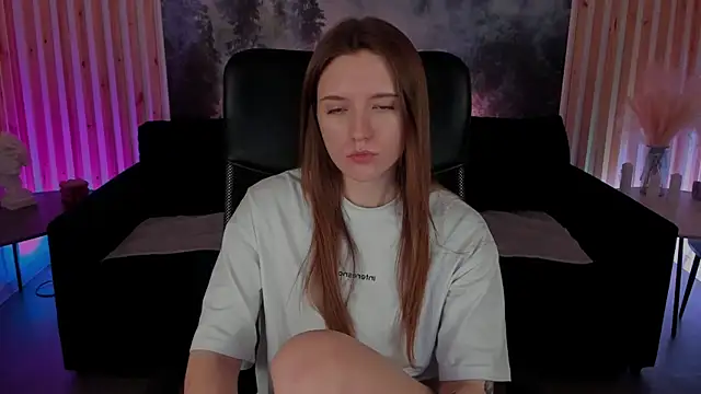 Snapshot of JennyDens chatting on 02/19/25, 08:33 JennyDens online show from 02/19/25, 08:33