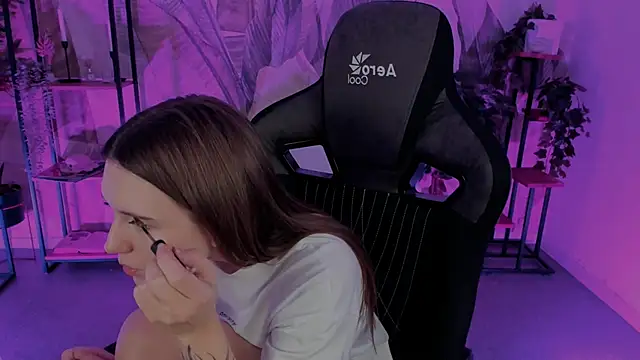 Snapshot of JennyDens chatting on 02/28/25, 02:31 JennyDens online show from 02/28/25, 02:31