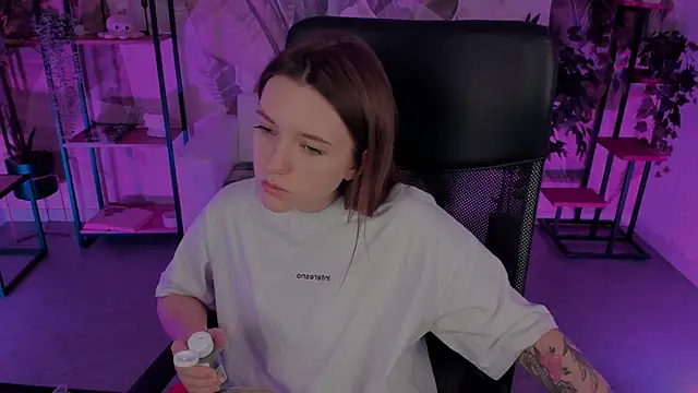 Snapshot of JennyDens chatting on 03/13/25, 02:27 JennyDens online show from 03/13/25, 02:27