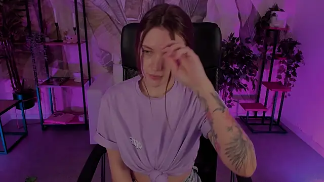 Snapshot of JennyDens chatting on 03/21/25, 04:06 JennyDens online show from 03/21/25, 04:06