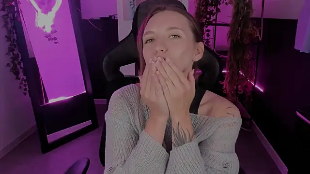 Snapshot of JennyDens chatting on 09/28/25, 03:28 JennyDens online show from 09/28/25, 03:28