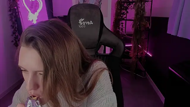 Snapshot of JennyDens chatting on 09/30/25, 03:17 JennyDens online show from 09/30/25, 03:17