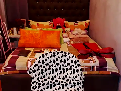 Snapshot of UnMarriedwifeTSX chatting on 09/21/25, 12:12 UnMarriedwifeTSX online show from 09/21/25, 12:12