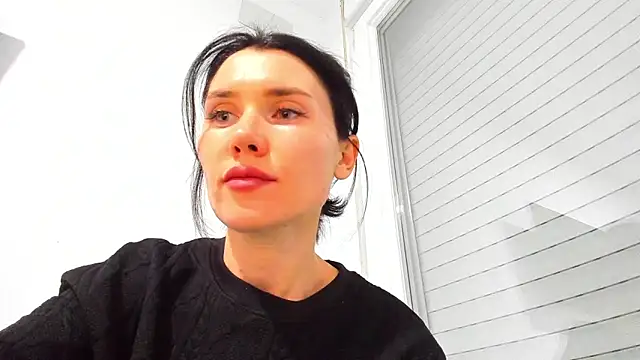 Snapshot of Cameron_diazz chatting on 12/03/25, 09:13 Cameron diazz online show from 12/03/25, 09:13